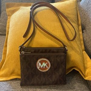 Michael Kors crossbody purse